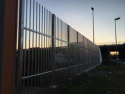30-recinzione in tubolare di acciaio zincato